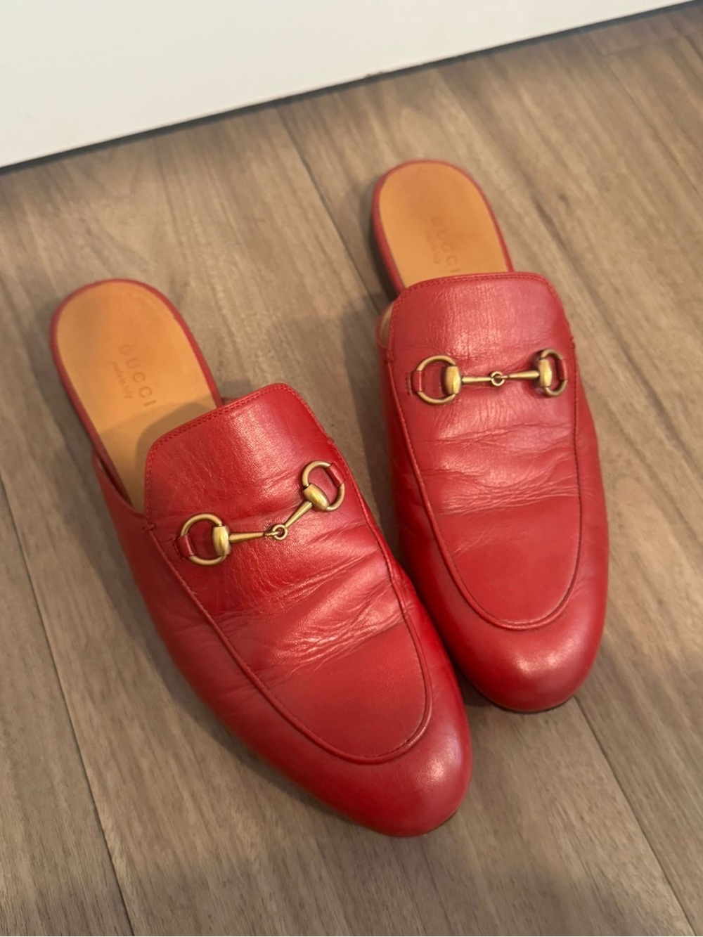 Gucci Red Leather Horsebit Mules with Gold Hardware - Picture 2 of 3